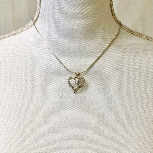 Silver 925 Probe Chain White Crystal Heart Pendant Necklace Women’s Jewelry - Picture 2 of 2